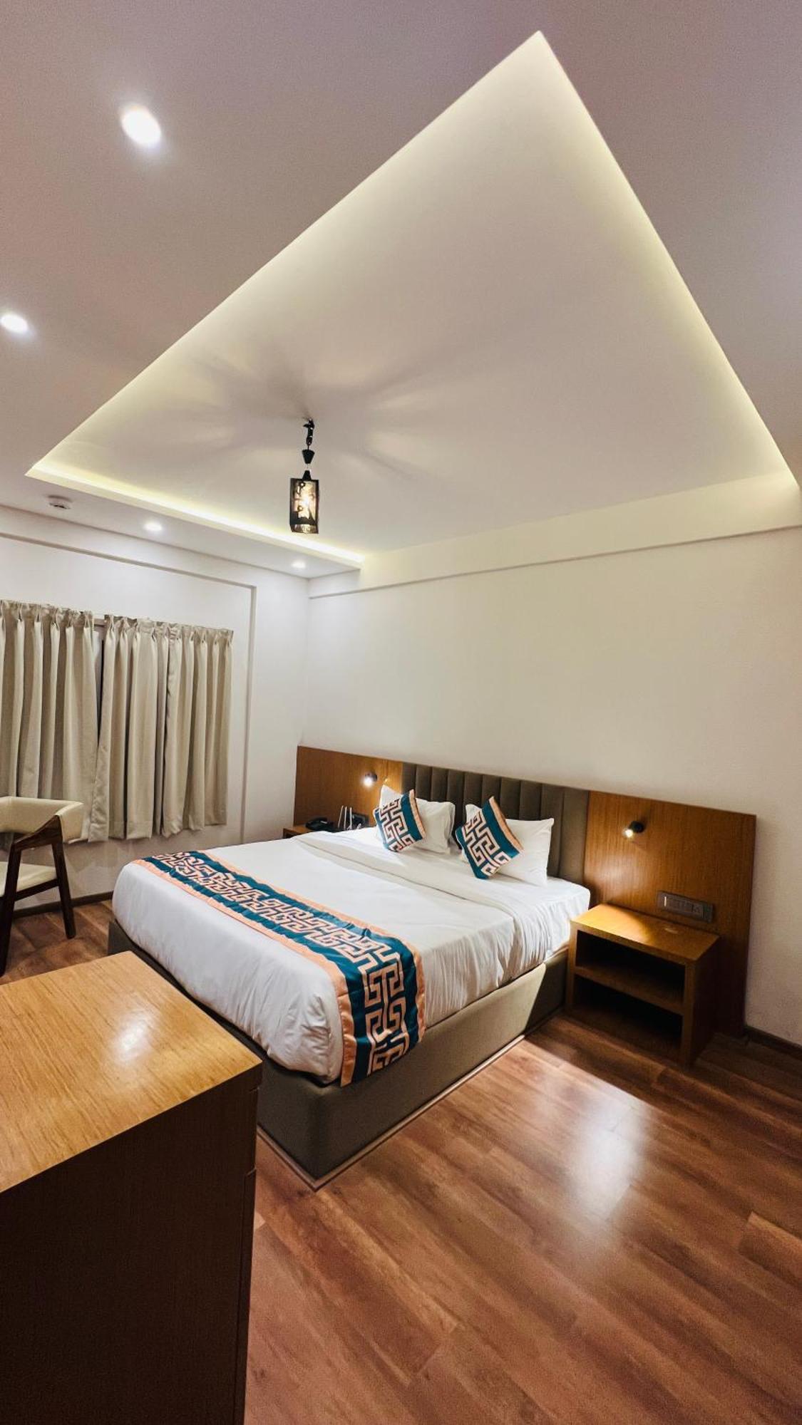 Hotel Aashraya Dod Jala Kültér fotó