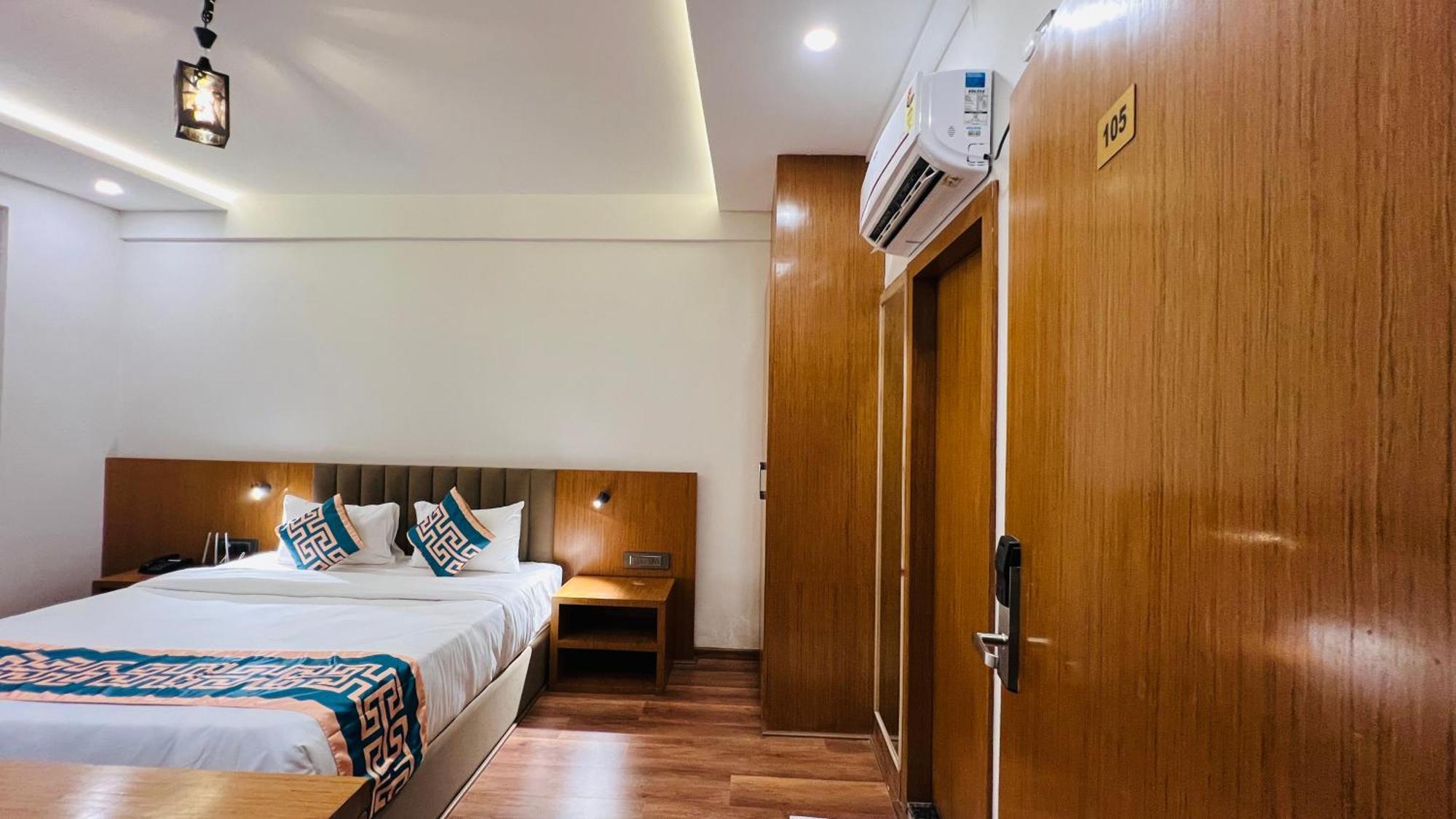 Hotel Aashraya Dod Jala Kültér fotó