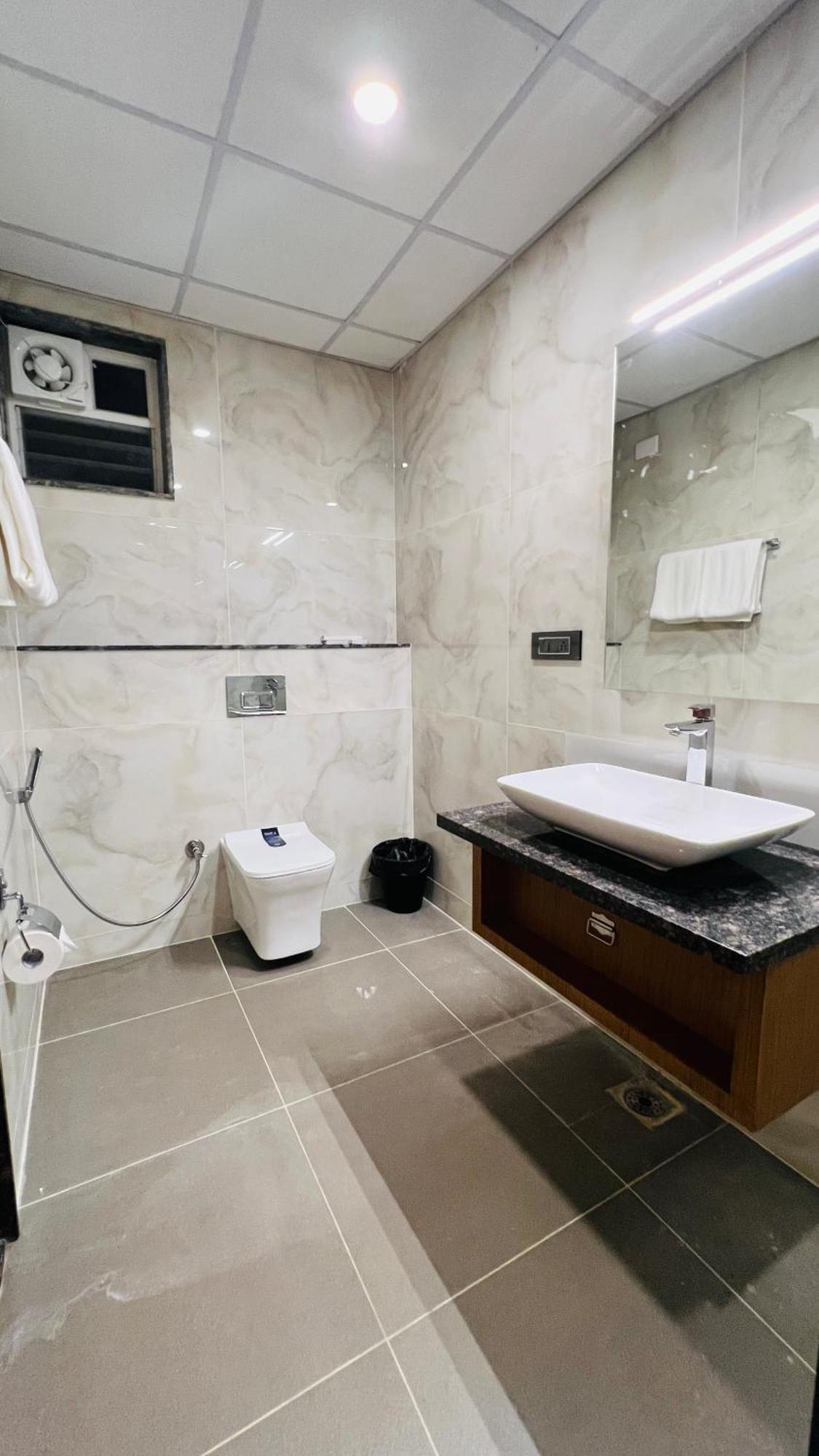 Hotel Aashraya Dod Jala Kültér fotó