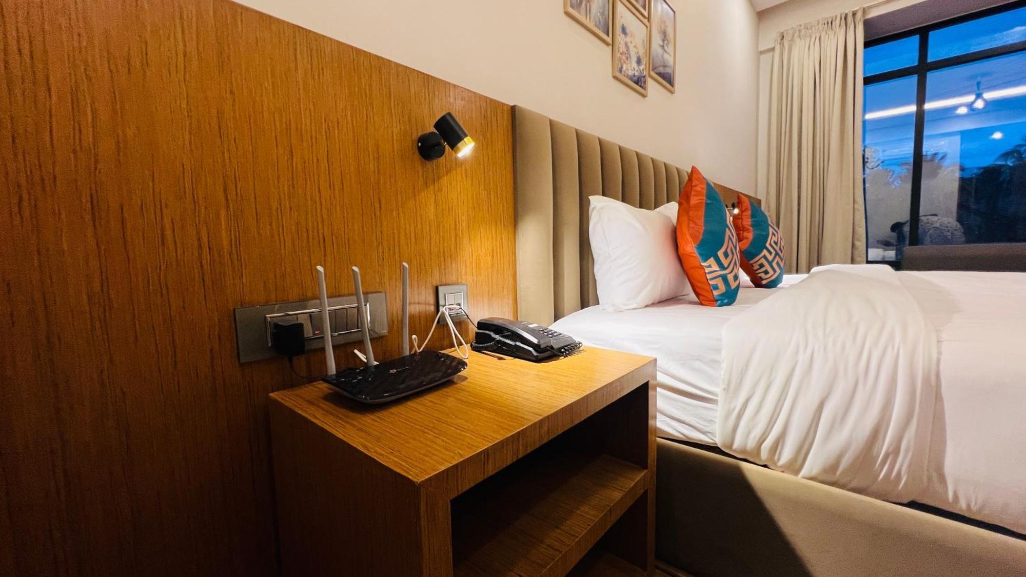 Hotel Aashraya Dod Jala Kültér fotó